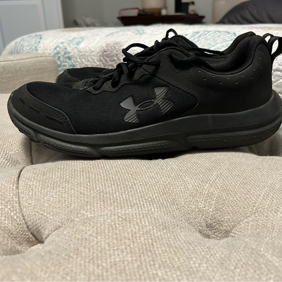Men's Under Armour Charged Assert 10 running shoes - Picture 1 of 7